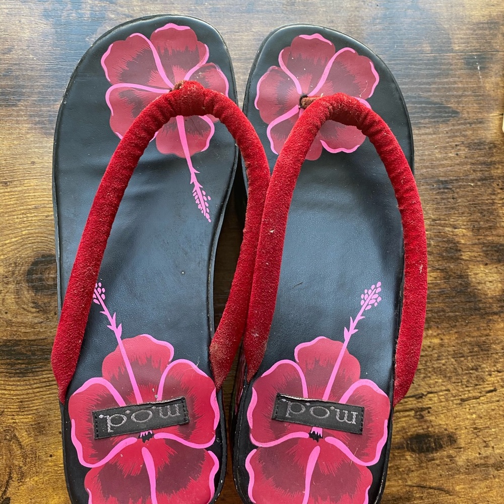 m.o.d sandals size 8.5
